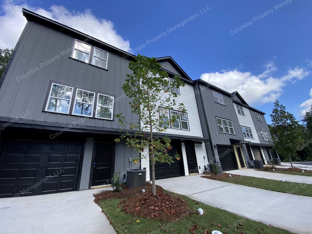 Gallery Image 593504863 for Fieldstone Ten. Contact us if you would like an assisted tour.