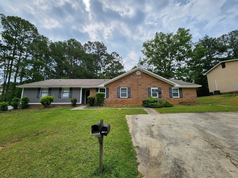 Gallery Image 1179840144 for 108-A Beatty Downs Road. Contact us if you would like an assisted tour.